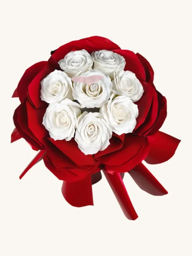 Mydlová kytica z 8 ruží, samostojaca, bohatá dekorácia, biele ruže