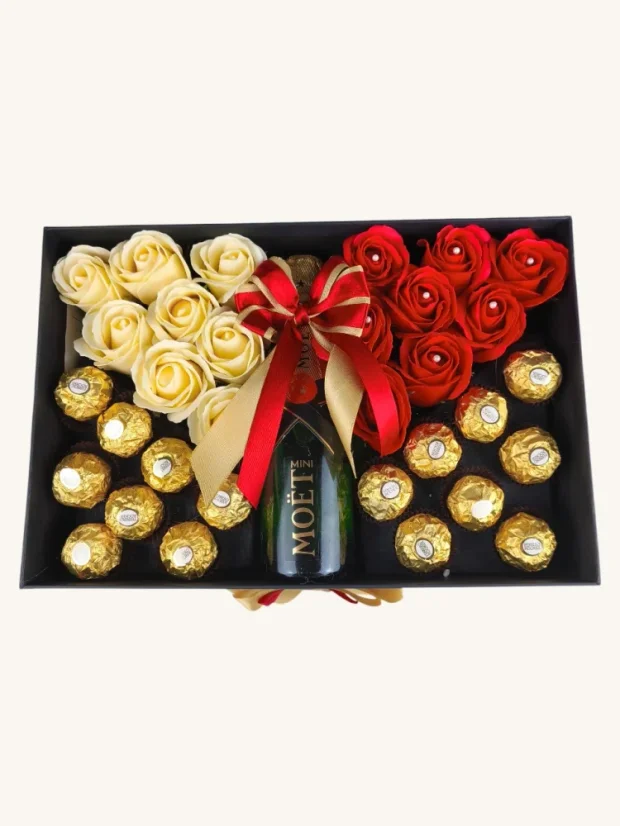 Darčekový box kombinovaný s mydlovými ružami, pralinkami a prémiovým sektom, obdĺžnikový box, červeno-zlatá kombinácia