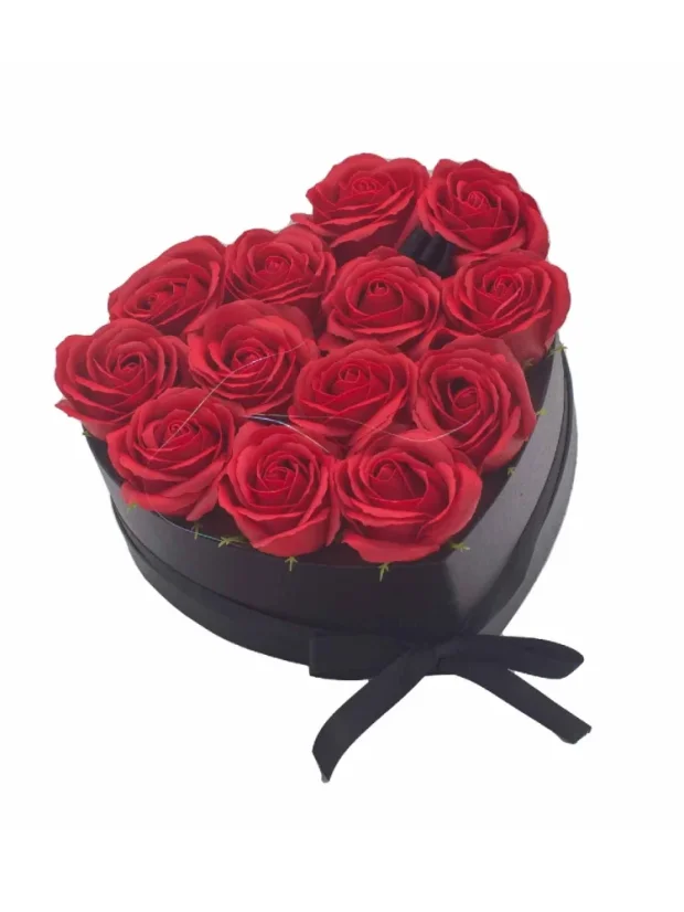 Mydlové kvety, darčekový box v tvare srdca, 13 ruží, červené ruže