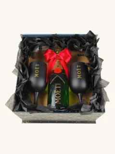 Business box Moët so sklenenými pohármi, zlatý box s magnetom