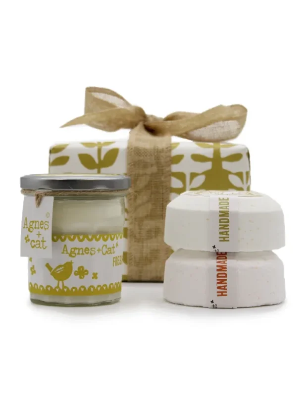 Darčekové balenie Agnes + Cat, sviečka a 2 šumivé bomby do kúpeľa - P00102: Citrus