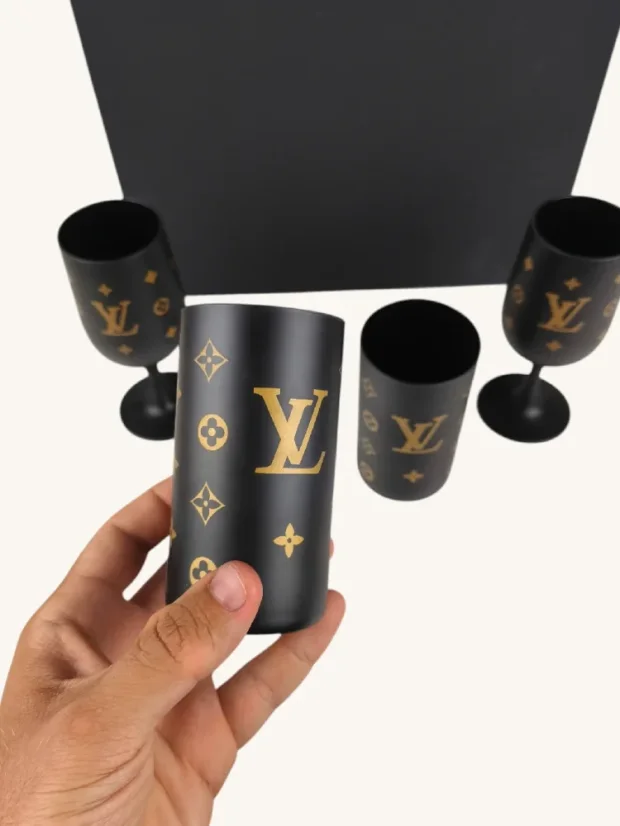 Darčekový box Louis Vuitton, 4 matné poháre - 2 na stopke a 2 klasické, dizajn LV