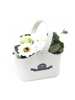 Malé mydlové kytice v košíku, krásny darček, zelené