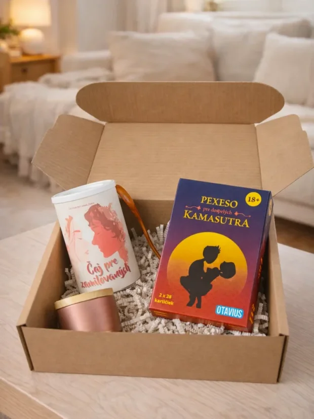 Valentínsky box: sypaný čaj + drevená lyžička + pexeso Kamasutra + vonná sviečka + darčeková taška