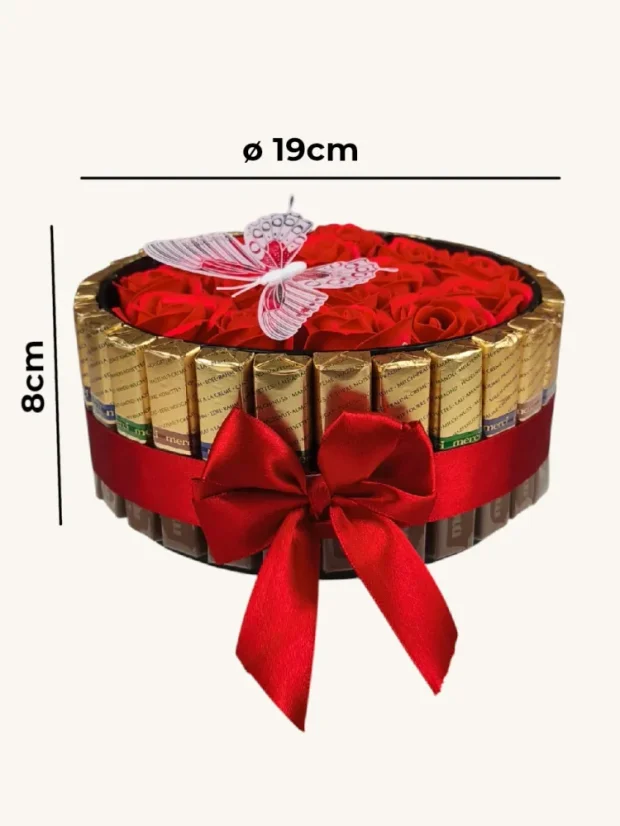 Darčekový box v tvare kruhu, kombinovaný s ružami a pralinkami, červené ruže, Merci