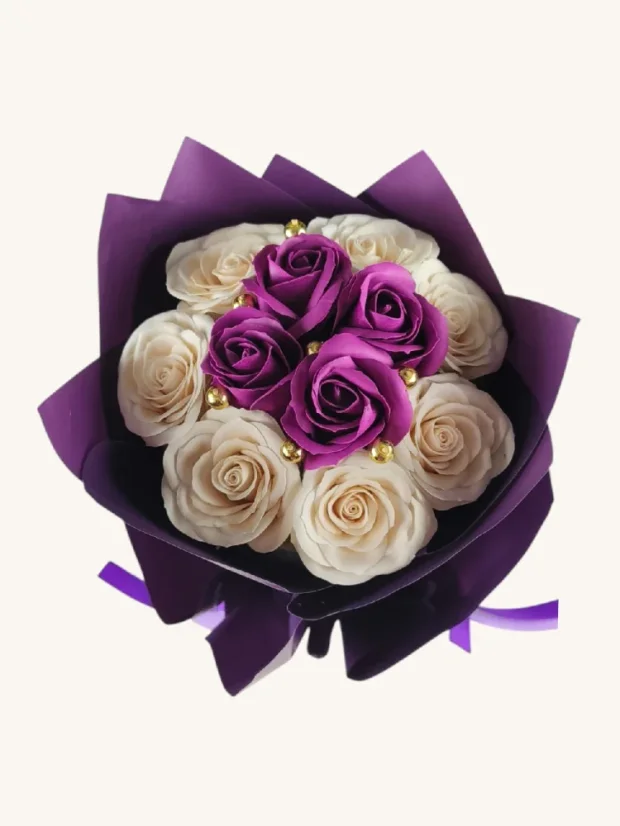 Elegantná mydlová kytica, trvácne mydlové ruže, tmavo fialové farby