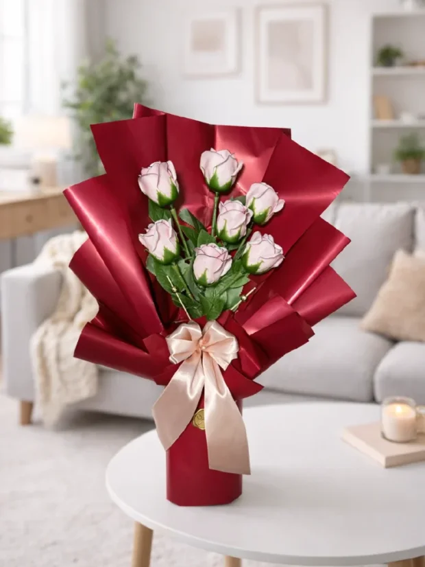 Mydlová kytica zo 7 ruží, samostojaca, bohatá dekorácia