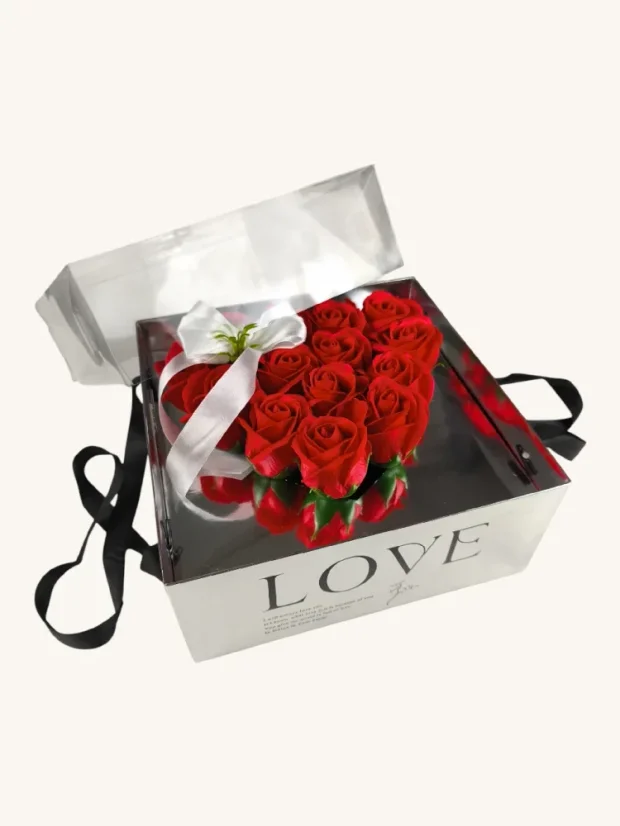 Darčekový box s mydlovými ružami, strieborný box, červené ruže