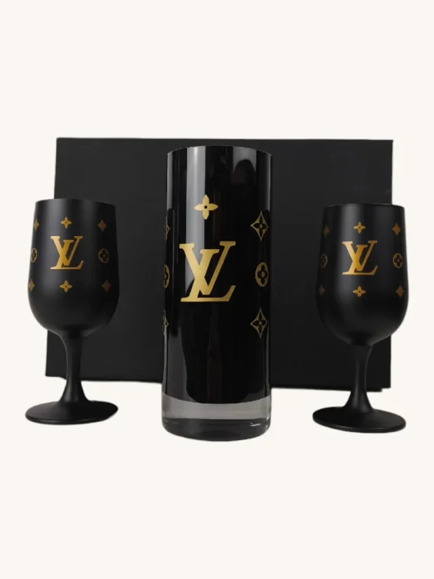 Darčekový box Louis Vuitton: sklenená váza a 2 sklenené poháre