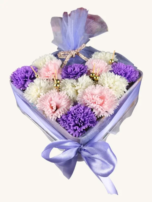 Mydlové kytice + sviečka vo vianočnom boxe, 18x18cm, fialový box