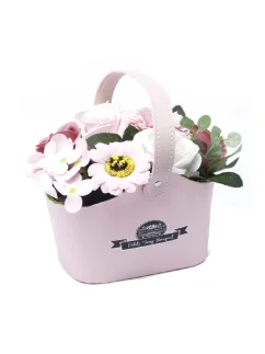 Malé mydlové kytice v košíku, krásny darček, ružové