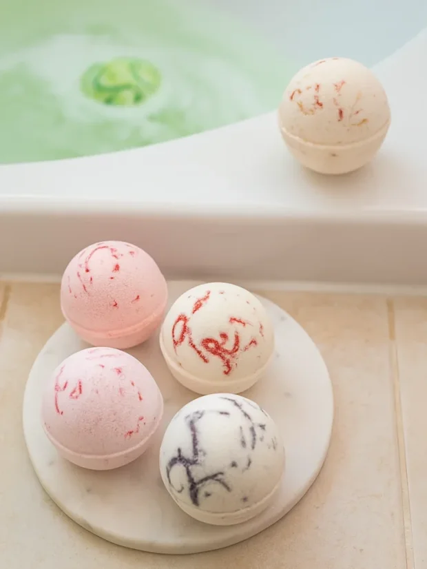 Šumivé bomby do kúpeľa, s extra kokosovým maslom, Tropický raj, 180g, ananás