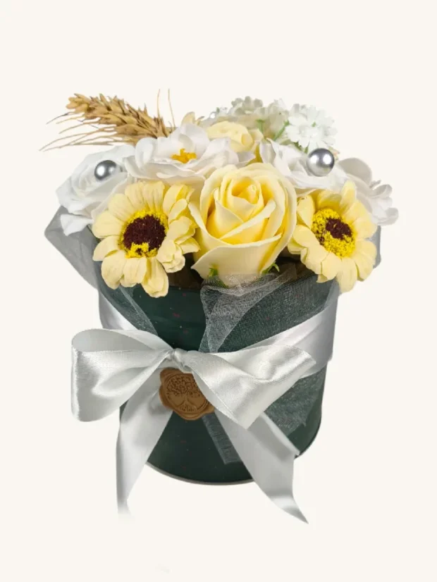 Mydlová kytica v darčekovom boxe, plechová dóza s bielou stužkou