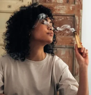 Ako zistím, že je v dome zlá energia? Vydymovanie domova od zlej energie