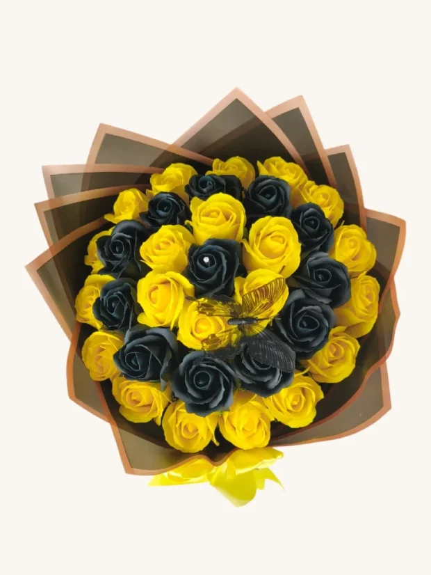 Bohatá kytica z mydlových ruží, 33 ruží, samostojaca, žlto-čierna kombinácia