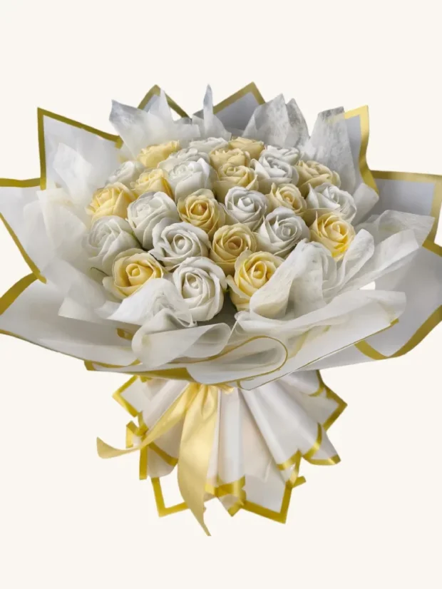 Elegantná mydlová kytica, trvácne mydlové ruže, zlato-krémové farby