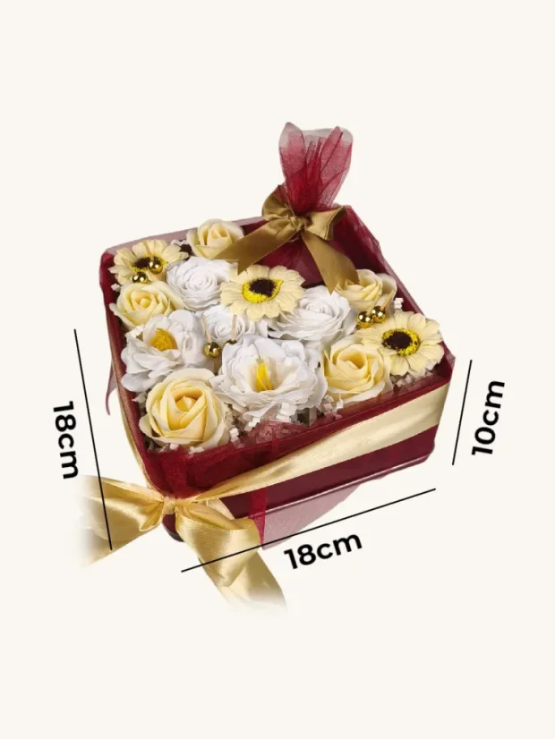 Mydlové kytice + sviečka vo vianočnom boxe, 18x18cm, červený box