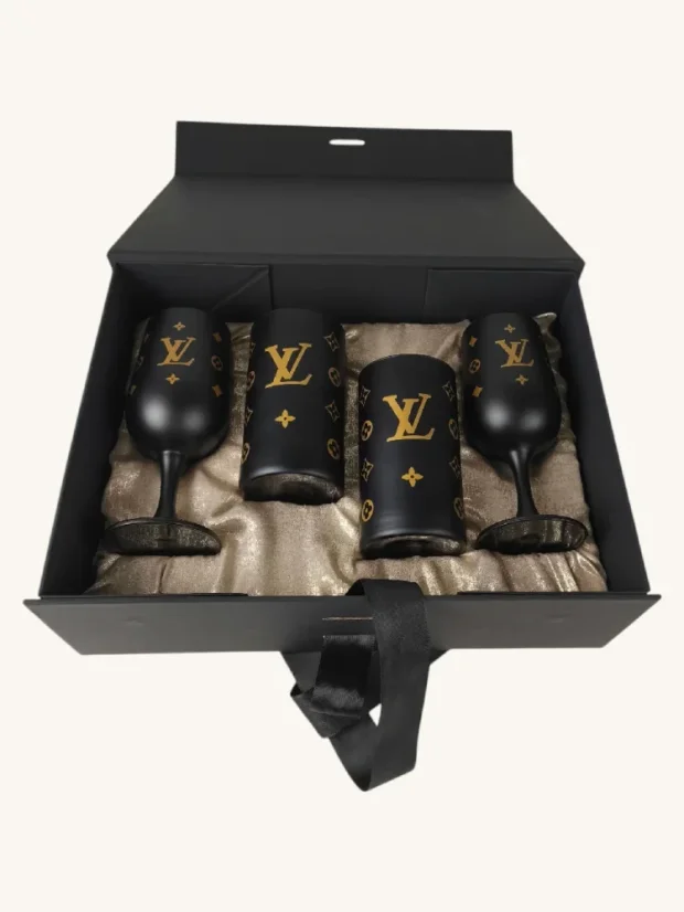 Darčekový box Louis Vuitton, 4 matné poháre - 2 na stopke a 2 klasické, dizajn LV