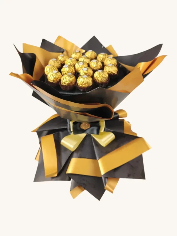 Darčeková sada praliniek Ferrero Rocher v tvare kytice, čierno-zlatá