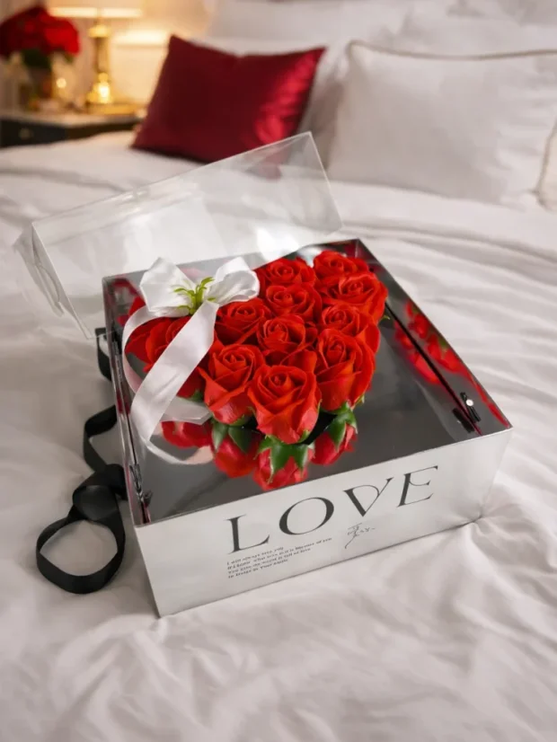 Darčekový box s mydlovými ružami, strieborný box, červené ruže