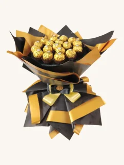 Darčeková sada praliniek Ferrero Rocher v tvare kytice, čierno-zlatá