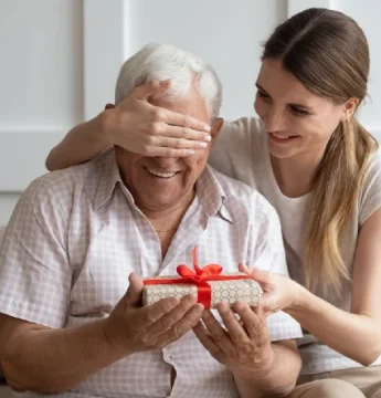 Prezent na Dzień Babci i Dziadka - pomysły na prezenty, które rozgrzewają serce