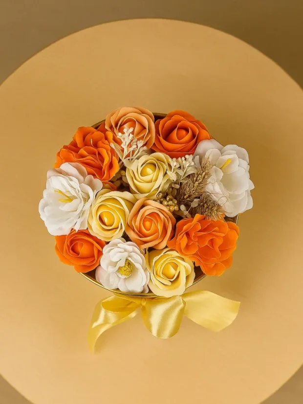 Jesenné objatie - mydlové kytice v darčekovom boxe, plechová dóza ø17x10cm, uzatvárateľná vekom