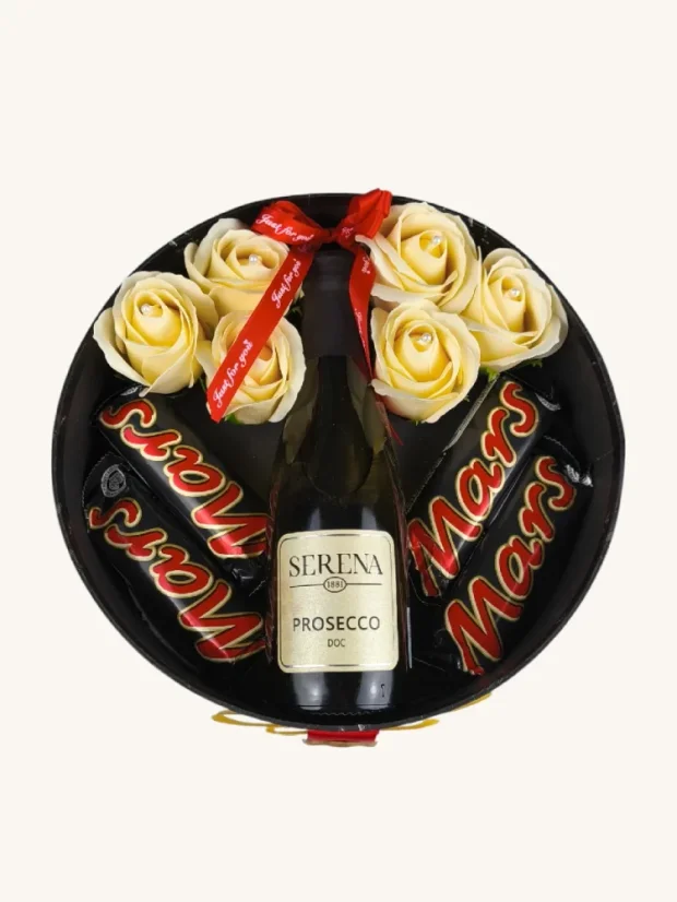 Darčekový box kombinovaný s mydlovými ružami, pralinkami a sektom, okrúhly box, čierno-žltá kombinácia