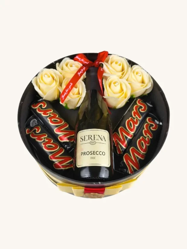 Darčekový box kombinovaný s mydlovými ružami, pralinkami a sektom, okrúhly box, čierno-žltá kombinácia