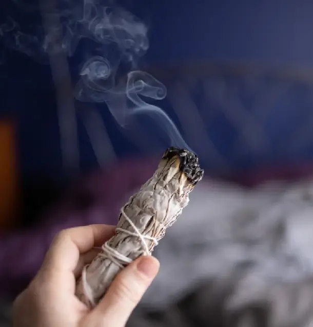 Vydymovanie Bielou Šalviou