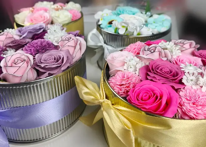 Mydlové kytice v darčekovom boxe Aura Decor, detail